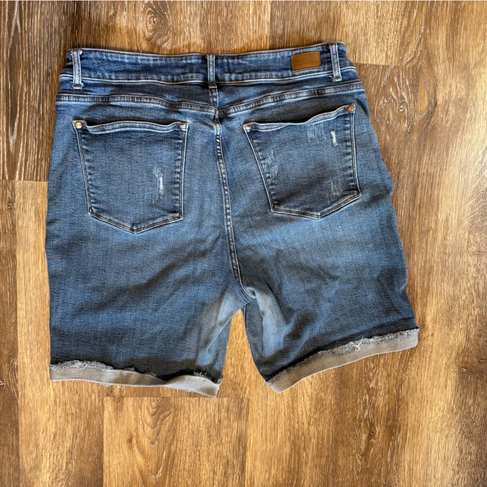 Judy Blue long cuffed denim‎ short! 3XL